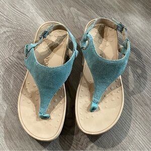 Vionic Jolie Suede Green T-Strap Sandals